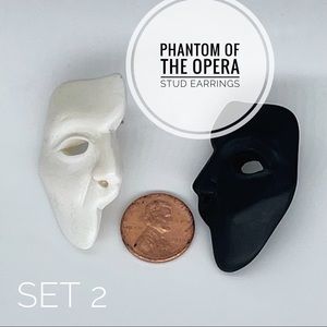 Vintage Phantom of the Opera Black & White Mask Stud Earrings (Set 1)